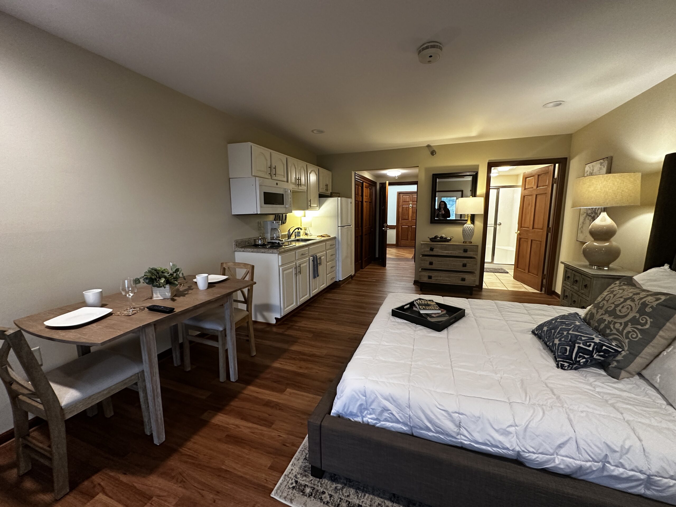 Berkeley Square, Apartment