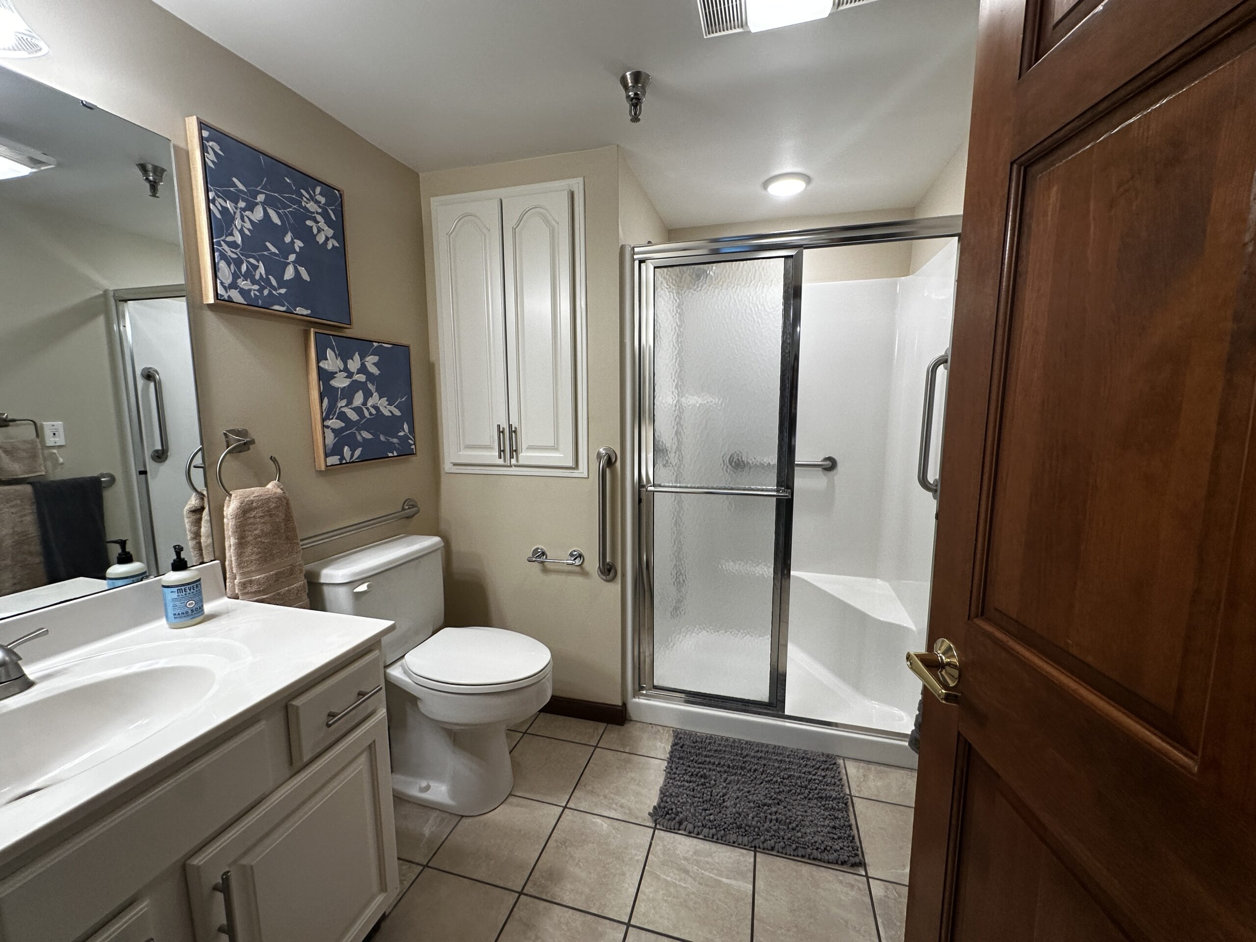 Berkeley Square, Apartment