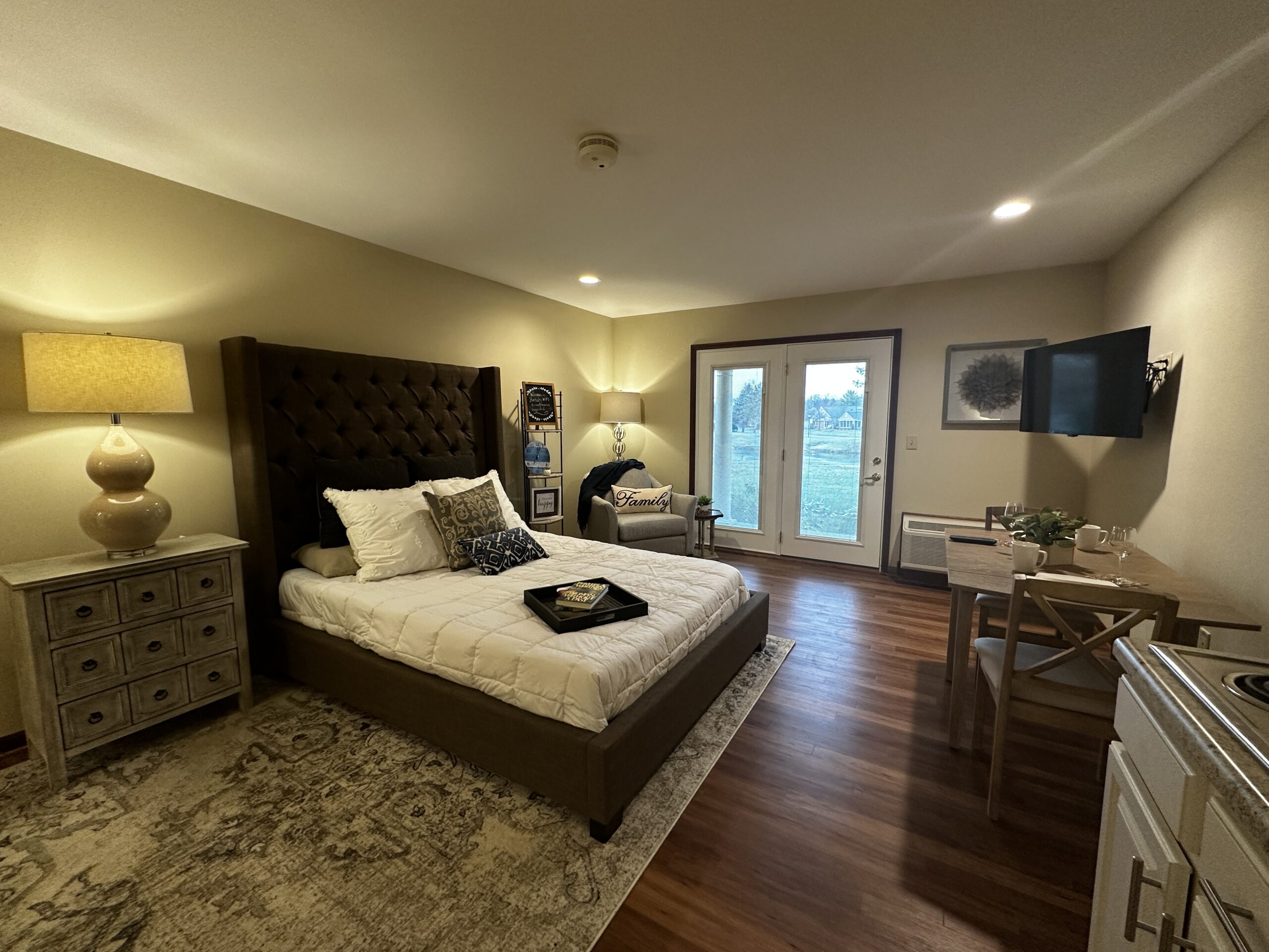 Berkeley Square, Apartment